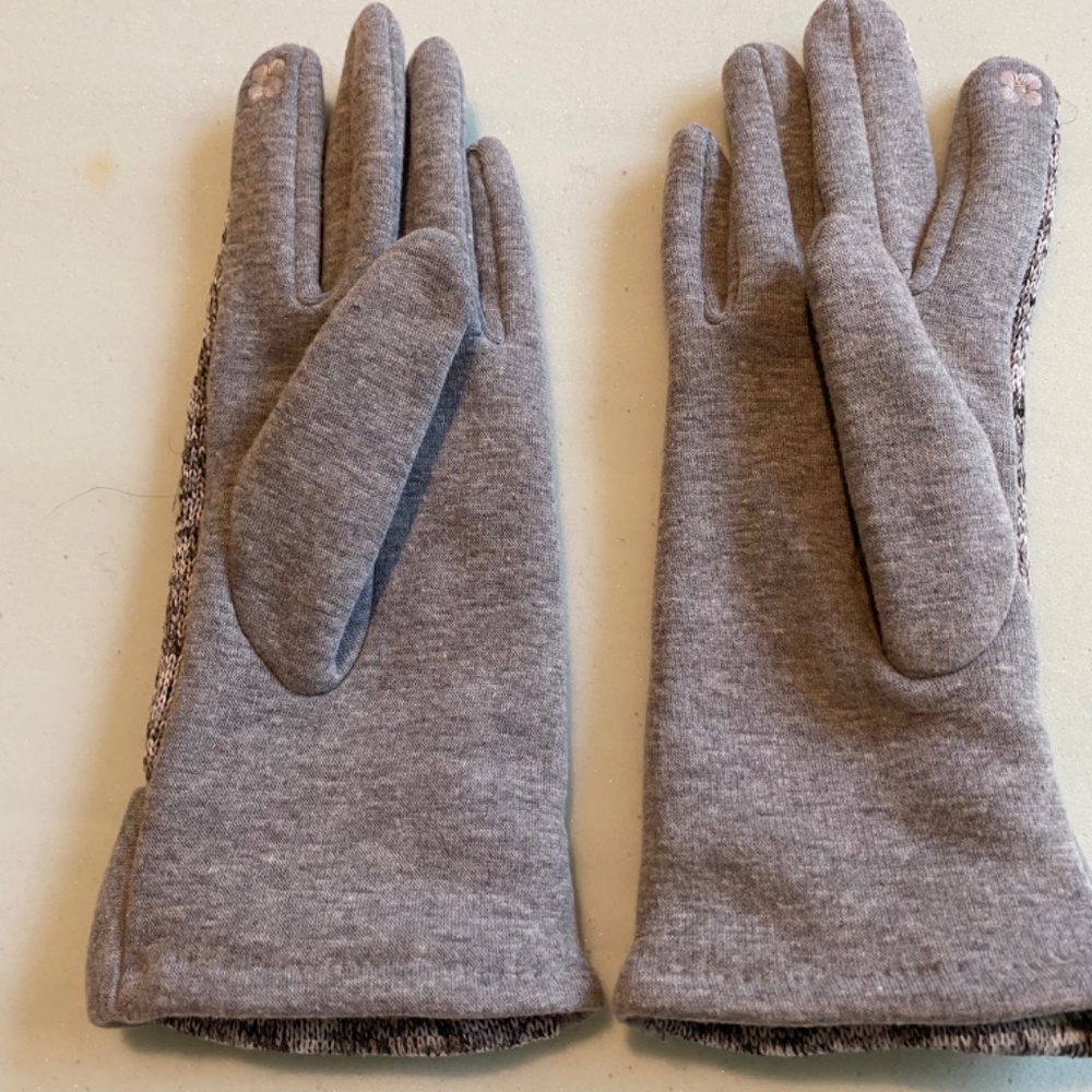 Gloves - Picture 2 of 2